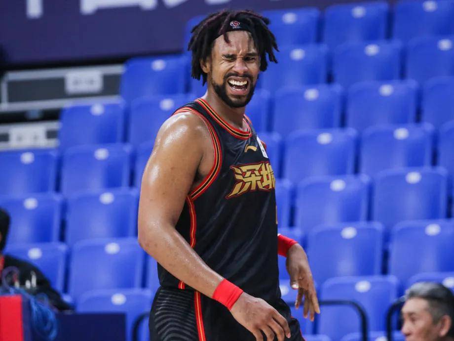 老妇人主场大胜,豪取四连胜稳坐积分榜榜首的简单介绍 老妇人主场大胜,豪取四连胜稳坐积分榜榜首的简单介绍